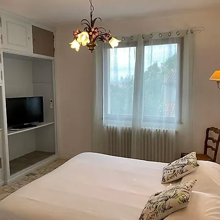 לינה וארוחת בוקר Maison Mignardise - Cite 4*